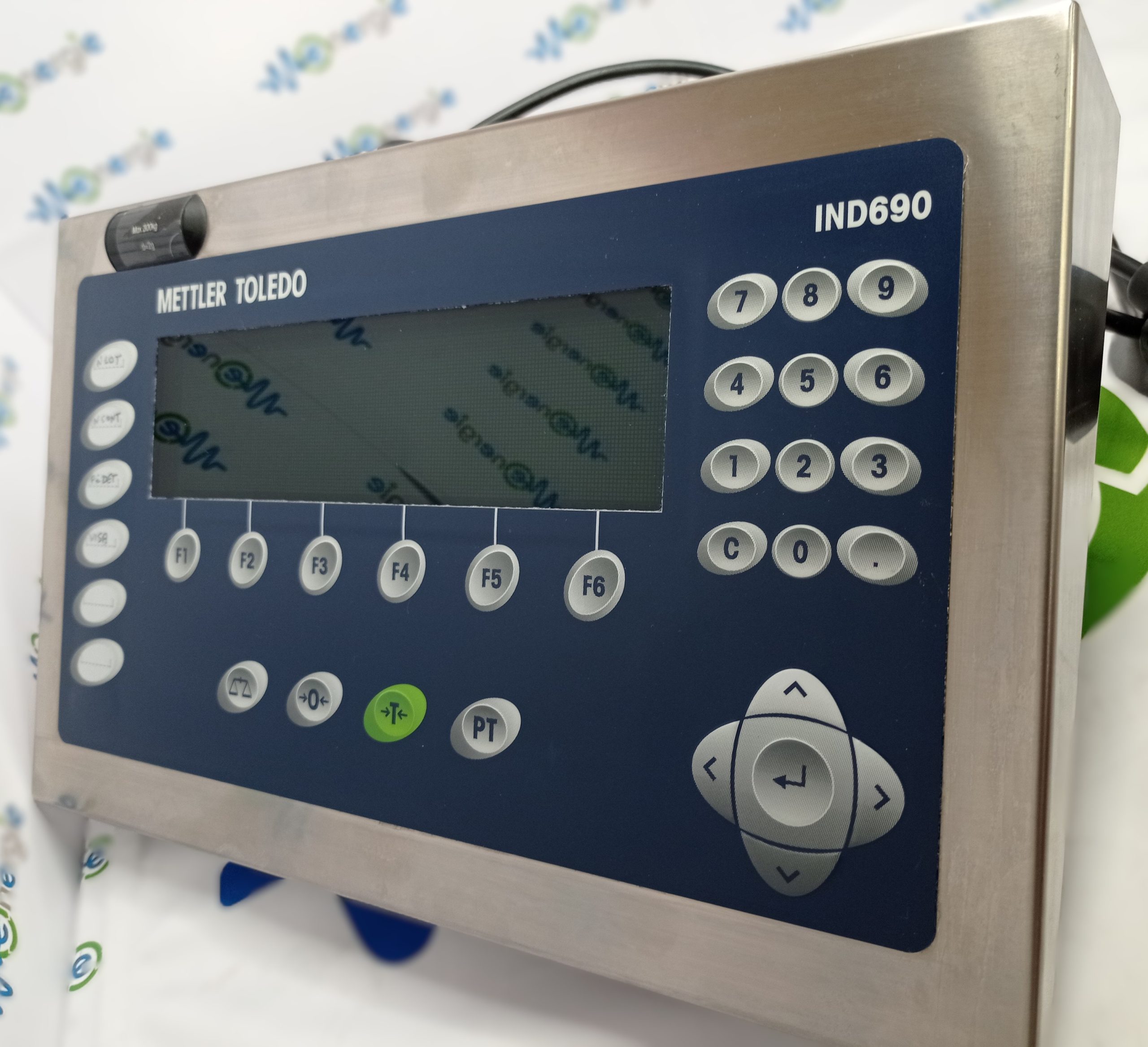 Pupitre-Mettler-Toledo-IND690-1