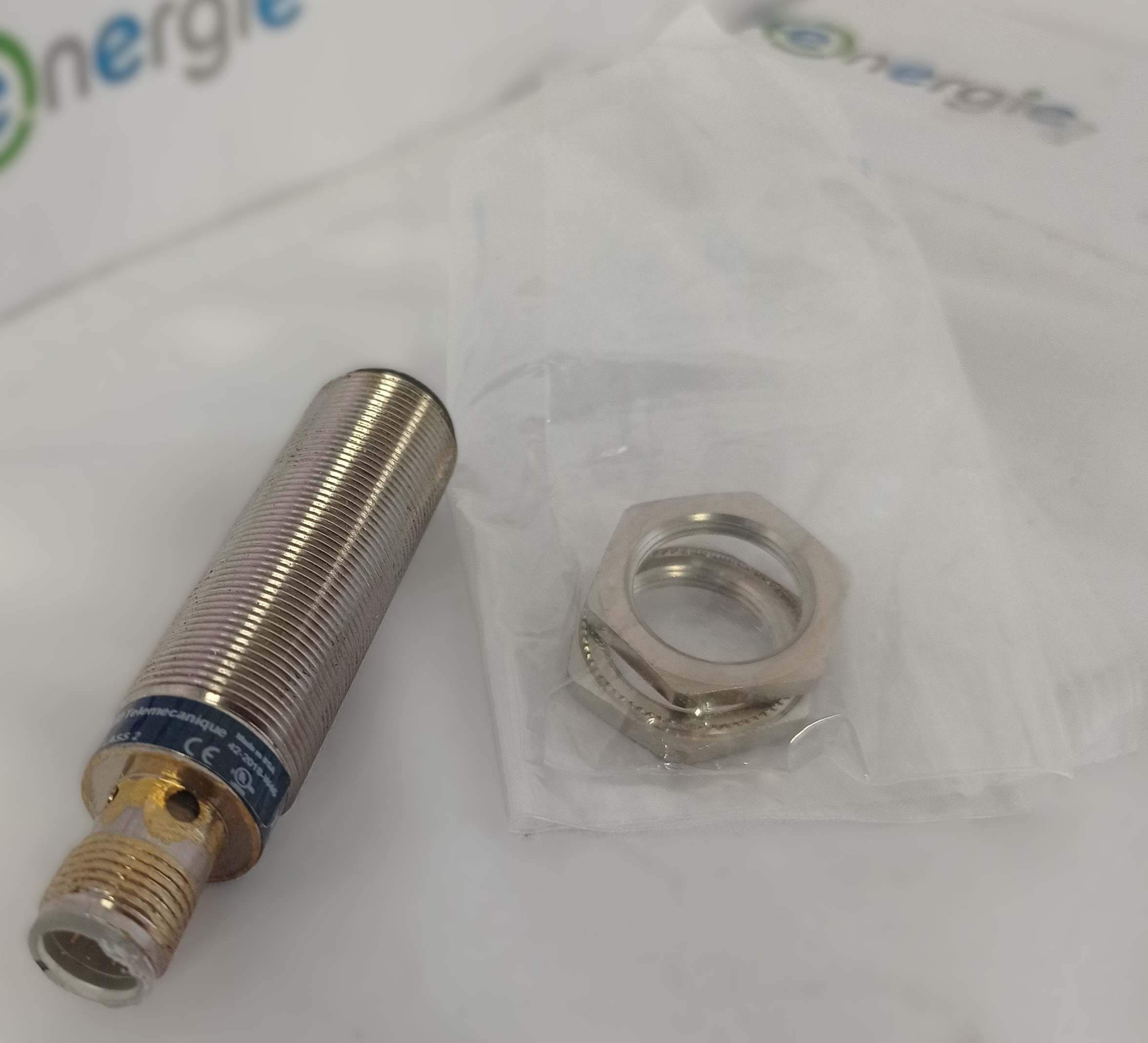 Capteur-de-proximite-XXV18B1PAM12-1