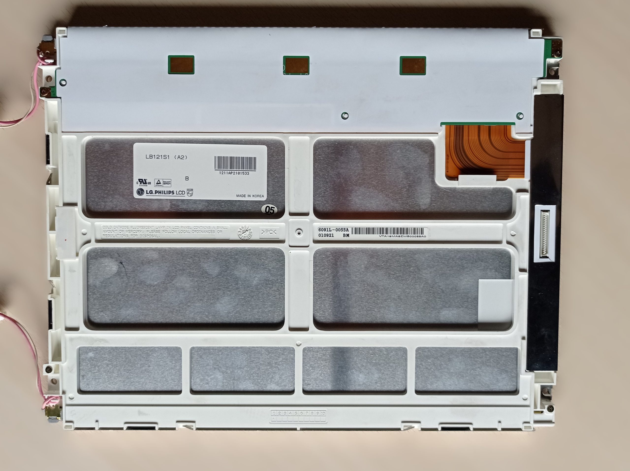 Dalle-LCD-LB121S1-1